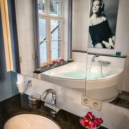 בית הארחה Canalside House - Luxury ברוז'
