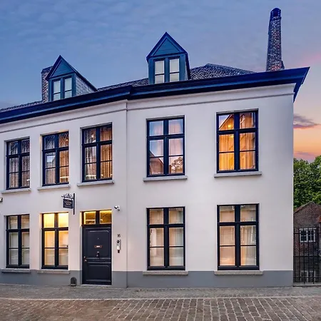 Canalside House - Luxury Bruggy