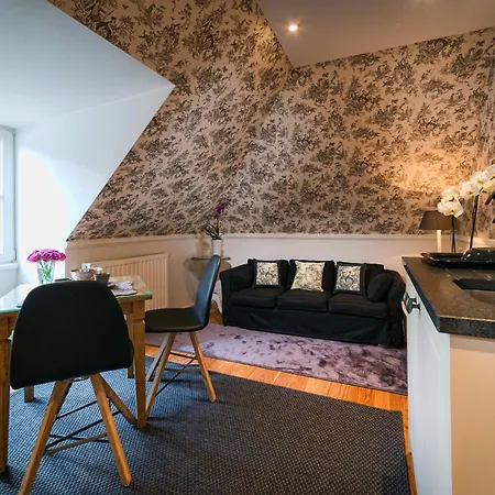 Canalside House - Luxury Penzion