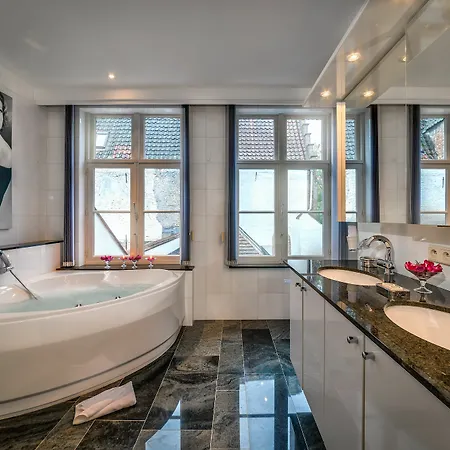 Penzion Canalside House - Luxury Bruggy